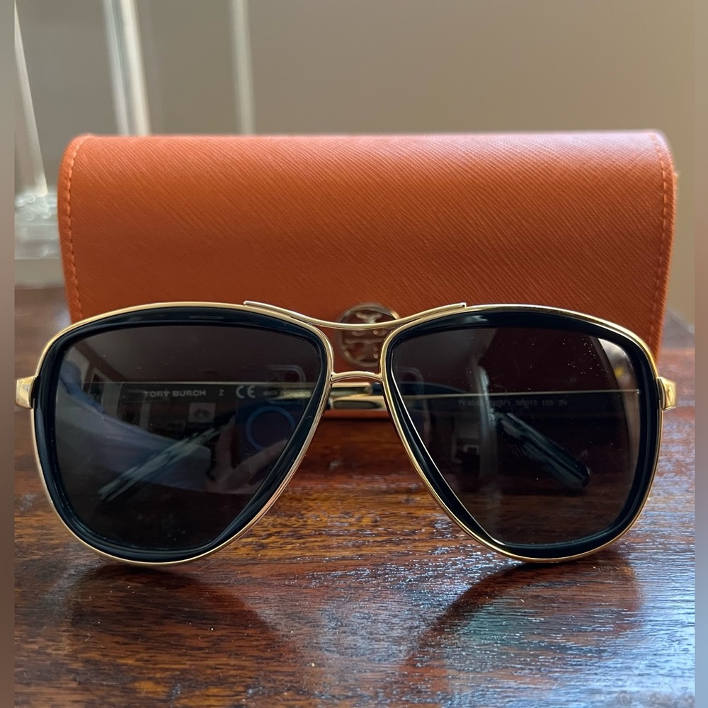 Tory Burch Aviator Sunglasses